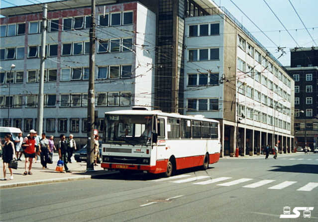 Kliknut�m okno zav�ete