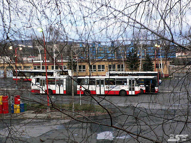 Kliknut�m okno zav�ete