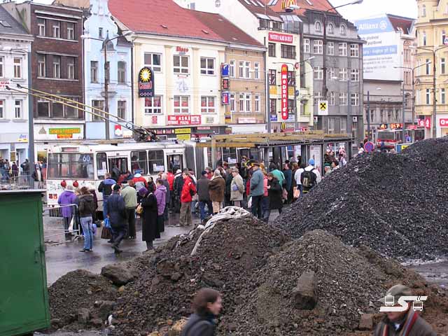 Kliknut�m okno zav�ete