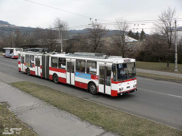 Kliknut�m okno zav�ete