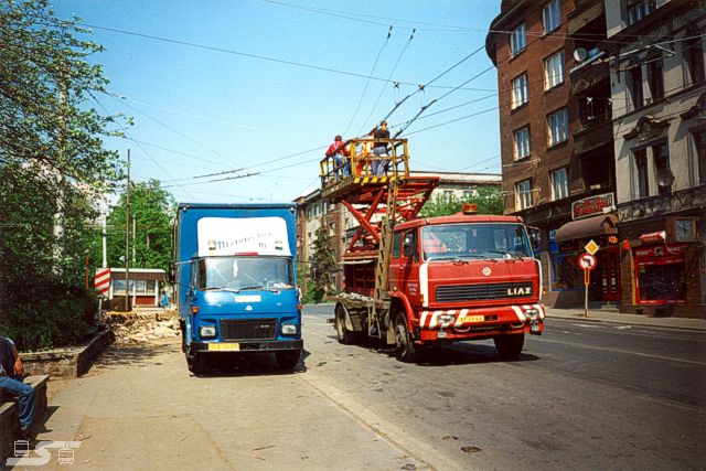 Kliknut�m okno zav�ete