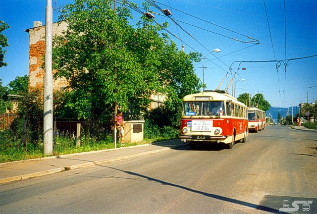 Kliknut�m okno zav�ete